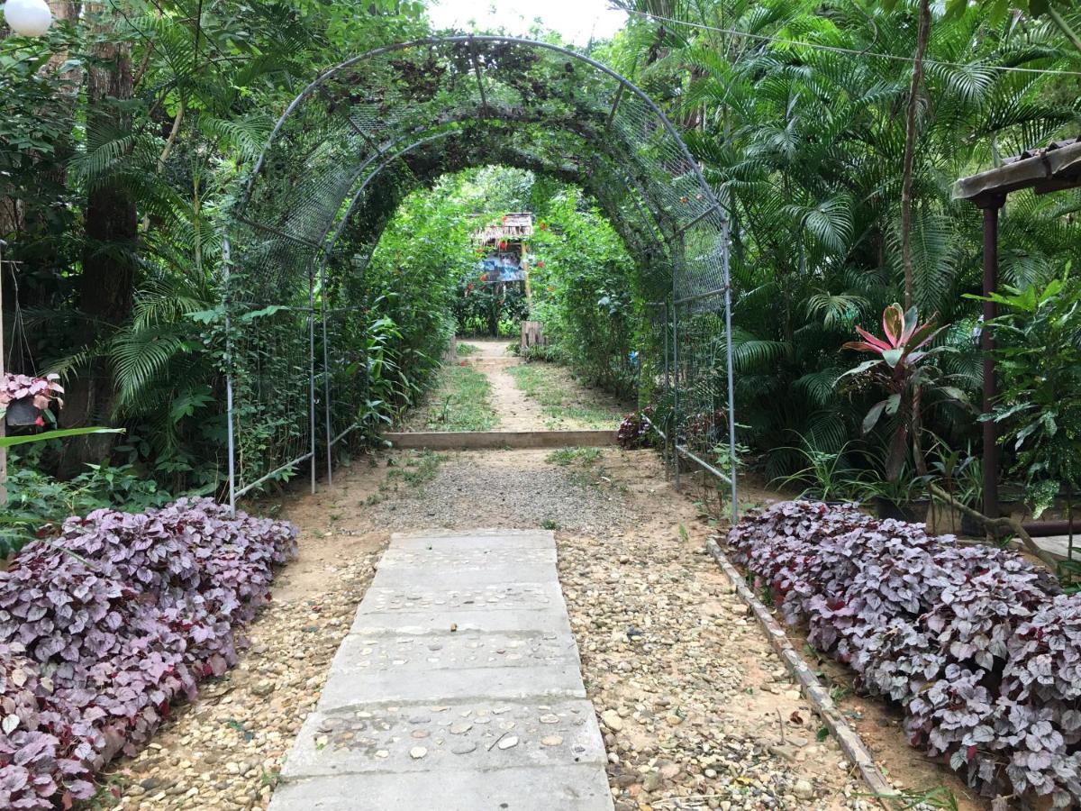 Starlight Beach Resort Koh Phayam Eksteriør bilde
