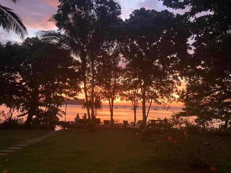 Starlight Beach Resort Koh Phayam Eksteriør bilde